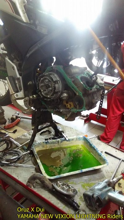 Mesin yamaha New Vixion hancur setelah terjang banjir 002 Pertamax7.com