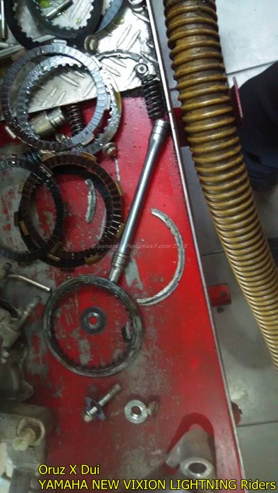 Mesin yamaha New Vixion hancur setelah terjang banjir 005 Pertamax7.com