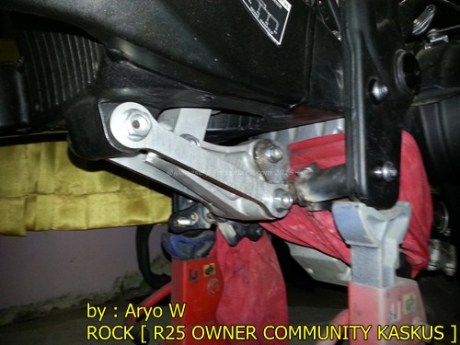 Pasang Swing Arm Yamaha R6 di yamaha R25 004 Pertamax7.com
