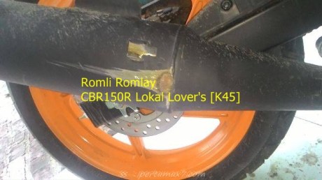 velg Honda CBR150R pecah hajar lubang kecelapatn tinggi kaki kegerus aspal 004
