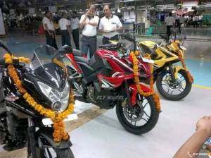 bajaj india mulai produksi pulsar 200 RS full&nbsp;fairing