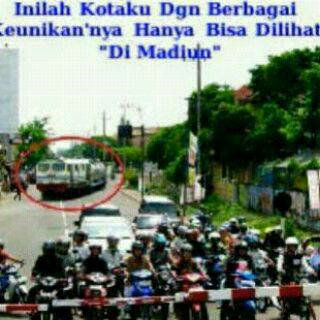 jalur unik kereta api madiun