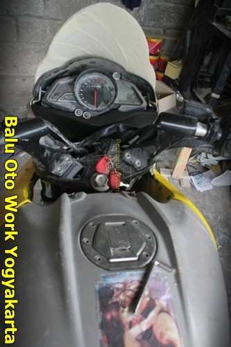 Modifikasi Kawasaki Bajaj Pulsar 200NS Jadi Bajaj Pulsar 200 AS ala balu Oto Work 002 Pertamax7.com