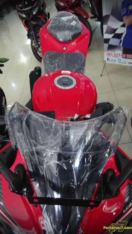 Yamaha R15 Facelift 2015 striping baru 041 Pertamax7.com