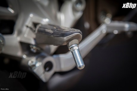 Bajaj Pulsar RS 200 Full Faired Wall Paper 02XbHP