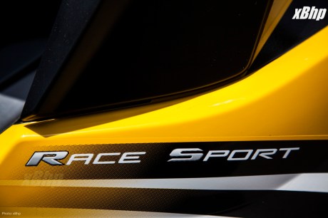 Bajaj Pulsar RS 200 Full Faired Wall Paper 06XbHP