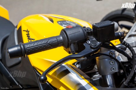 Bajaj Pulsar RS 200 Full Faired Wall Paper 07XbHP