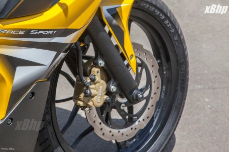 Bajaj Pulsar RS 200 Full Faired Wall Paper 08XbHP