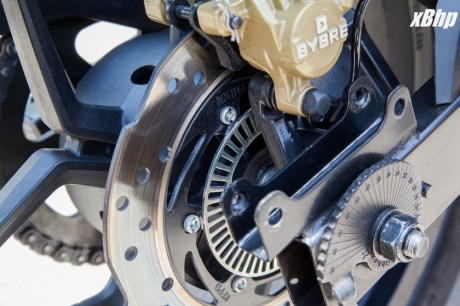 Bajaj Pulsar RS 200 Full Faired Wall Paper 18XbHP