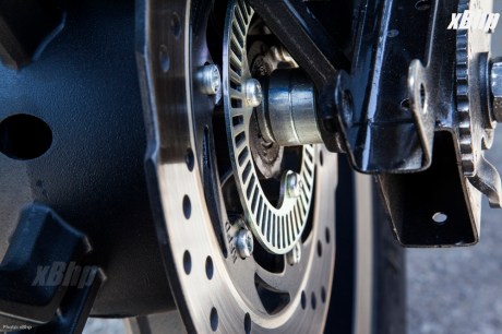 Bajaj Pulsar RS 200 Full Faired Wall Paper 19XbHP