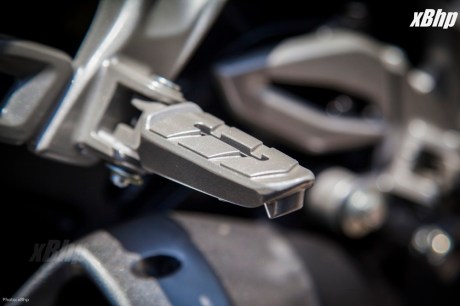 Bajaj Pulsar RS 200 Full Faired Wall Paper 20XbHP