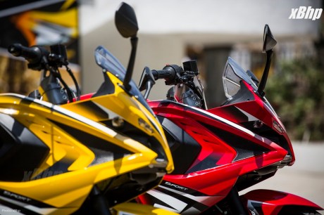 Bajaj Pulsar RS 200 Full Faired Wall Paper 28XbHP