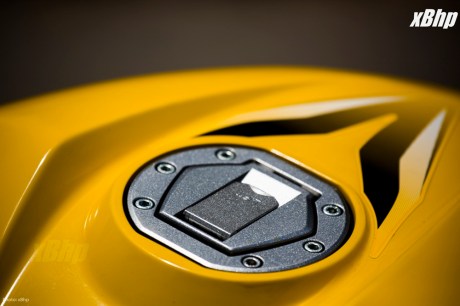 Bajaj Pulsar RS 200 Full Faired Wall Paper 32XbHP