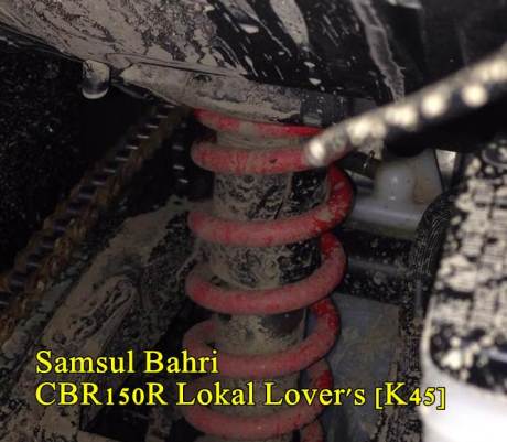 Cover Shock belakang HOnda CBR150R pecah Seperti Honda CB150R 03 pertamax7.com