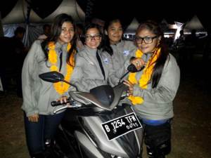 Empat wanita peserta Tour de Soul naik All New Soul GT 125 dari Jakarta ke&nbsp;Bali