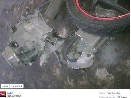 Hajar Jalan berlubang CVT Skutik Honda itu Ambrol di Jombang