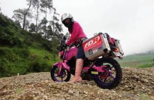 Lady Biker Solo Riding Beber Yamaha Byson Pink Malang Jepara Jakarta dalam EKSPEDISI KARTINI 11&nbsp;Pertamax7.com