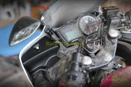 Modifikasi Yamaha R15 bermata Alien Ballu Oto Work 000 Pertamax7.com