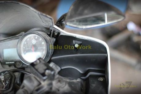 Modifikasi Yamaha R15 bermata Alien Ballu Oto Work 004 Pertamax7.com