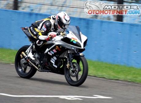 modifikasi Yamaha R15-Juara-Sunday-Race-BPro-Ilegal-Racing-1