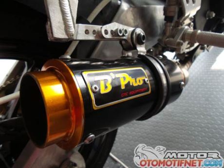 modifikasi Yamaha R15-Juara-Sunday-Race-BPro-Ilegal-Racing-5