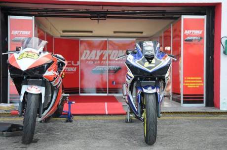 naik Motor 250 CC hendra rusbule  podium lawan yamaha R25 bored up 280 cc di yamaha sunday race 2015001 Pertamax7.com