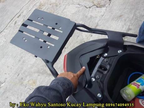 Pemasangan Braket Box Geser Kucay Lampung Yamaha Nmax 02  Pertamax7.com