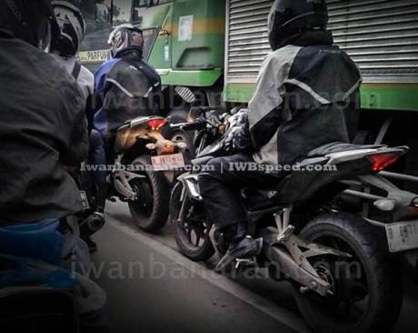 Spyshoot Yamaha MT-25 naked version from R25 002 Pertamax7.com