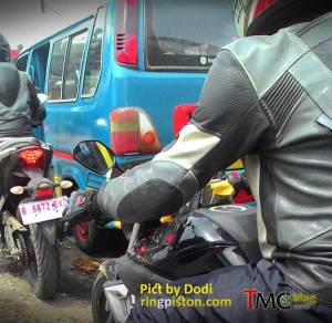 Spyshoot Yamaha MT-25 naked version from R25 004&nbsp;Pertamax7.com