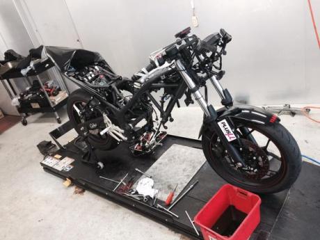 Training mekanik Yamaha R25 di Jepang 02Pertamax7.com
