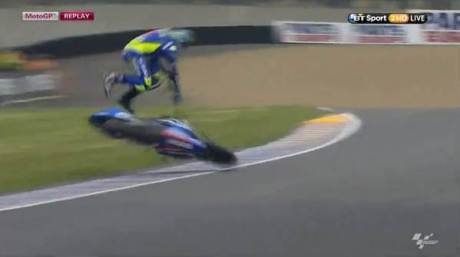 Aleix Espargaro Crash Hi SIde Motogp Le Mans france 2015 03Pertamax7.com