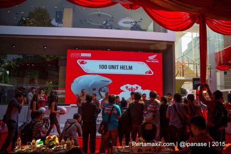 Astra Motor Bagikan 100 Helm SNI Untuk Komunitas Motor HOnda Yogyakarta_-2