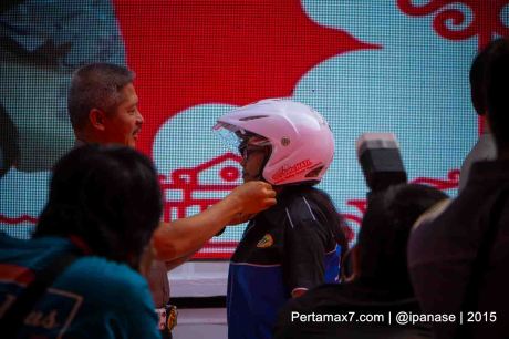 Astra Motor Bagikan 100 Helm SNI Untuk Komunitas Motor HOnda Yogyakarta_-3