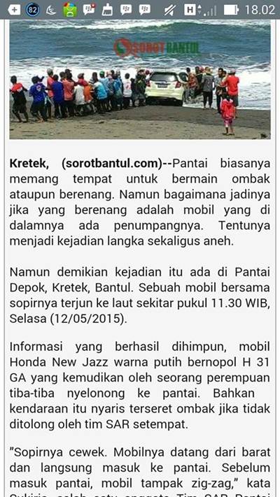 Honda Jazz Nyebur Laut Pantai Depok, di tolong Malah Kabur