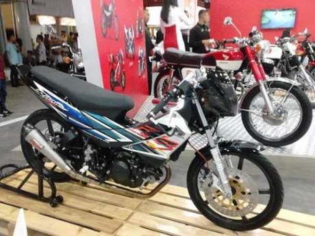 Honda Nova sonic Modifikasi di pajang di Booth Honda PRJ 2015