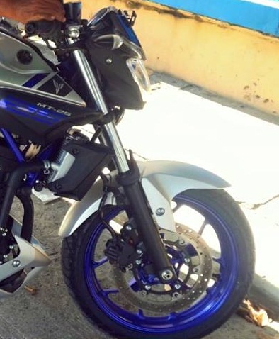 lampu depan yamaha MT-25