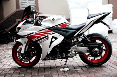 Modifikasi R25 Livery Yamaha Anniversary 50th, Pro Arm dan Upside Down Bikin Ganteng 07Pertamax7.com