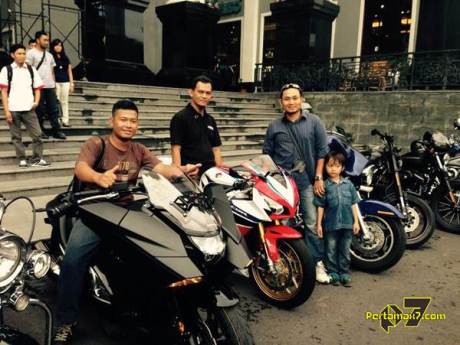 pertamax7.com bertemu honda vultus NM4 dan CBR1000RR SP