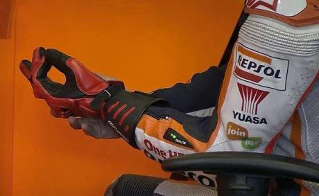 Trik Marquez hadapi Motogp Jerez dengan jari tangan retak 03Pertamax7.com