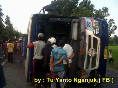 Akibat rem Blong, Bus Sugeng Rahayu Terguling di Nganjuk Jatim, 2 meninggal dunia 03 pertamax7.com