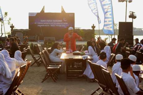 Buka Bersama 100 anak panti asuhan Yayasan Khazanah Kebajikan bersama PT Yamaha Indonesia Motor Manufacturing di Jimbaran Resto Ancol Jakarta