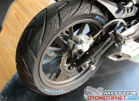 Modifikasi Benelli TNT 250 Emas Pekan Raya Jakarta 2015 benelli-tnt-250-jakarta-fair-2015-4Pertamax7.com