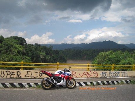 Modifikasi Honda CBR150R lokal pakai velg Daytona GP Wheel konsep CBR1000RR SP 01Pertamax7.com