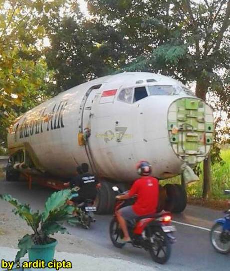 Pesawat Batavia Air dijadikan Musem Dirgantara di Karanganyar 11424458_1123017917713987_5219023289348249674_n pertamax7.com
