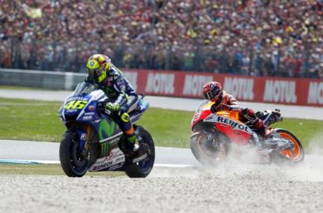 rossi vs marquez assen 2015 incident
