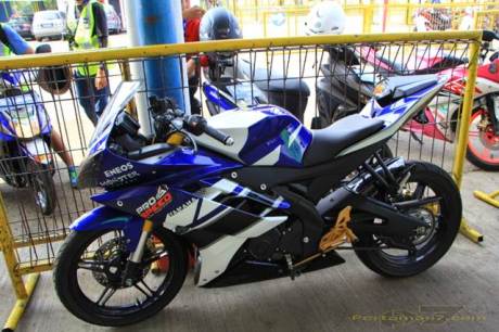 scrutineering yamaha R15 basmi kecurangan ada diskualifikasi 04 pertamax7.com