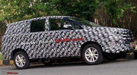 spyshoot toyota innova facelift 2016 India