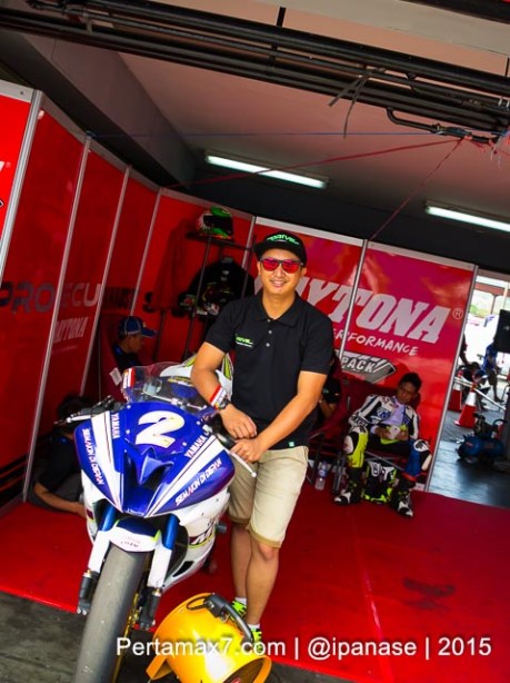 Start dari Posisi 9, Hendra Rusbule belum Klik dengan Mapping ECU Daytona Yamaha R25 nya Sunday Race R series 2015 pertamax7.com_-2