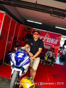 Start dari Posisi 9, Hendra Rusbule belum Klik dengan Mapping ECU Daytona Yamaha R25 nya Sunday Race R series 2015 pertamax7.com_-2