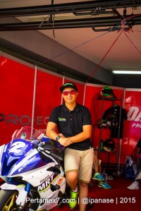 Start dari Posisi 9, Hendra Rusbule belum Klik dengan Mapping ECU Daytona Yamaha R25 nya Sunday Race R series 2015 pertamax7.com_-3